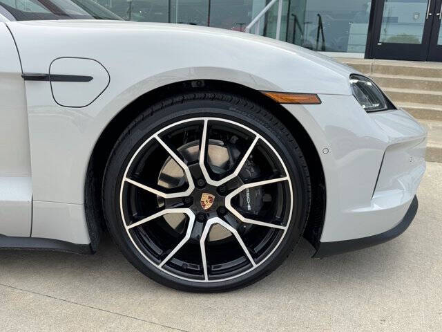 2025 Porsche Taycan 4