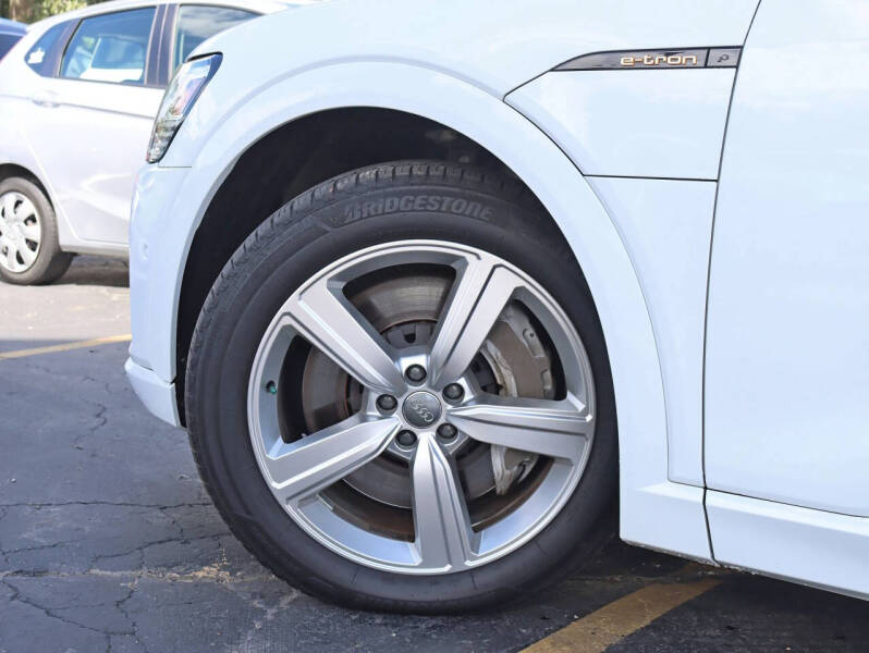 2019 Audi e-tron quattro Premium Plus