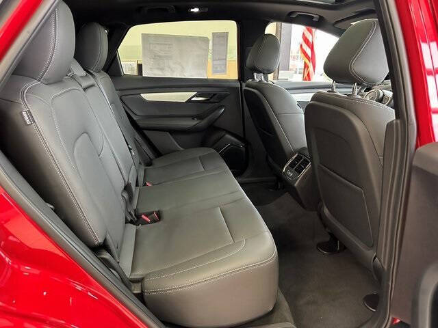 2025 VinFast VF8 Plus