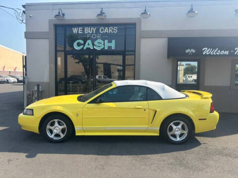 2003 Ford Mustang Deluxe