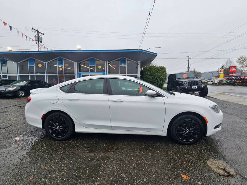 2016 Chrysler 200 LX