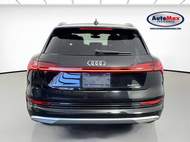2023 Audi e-tron quattro Premium Plus