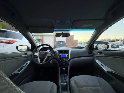 2012 Hyundai Accent GLS
