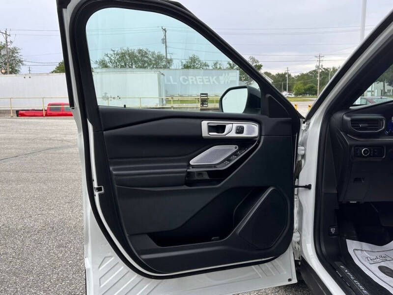 2023 Ford Explorer Platinum