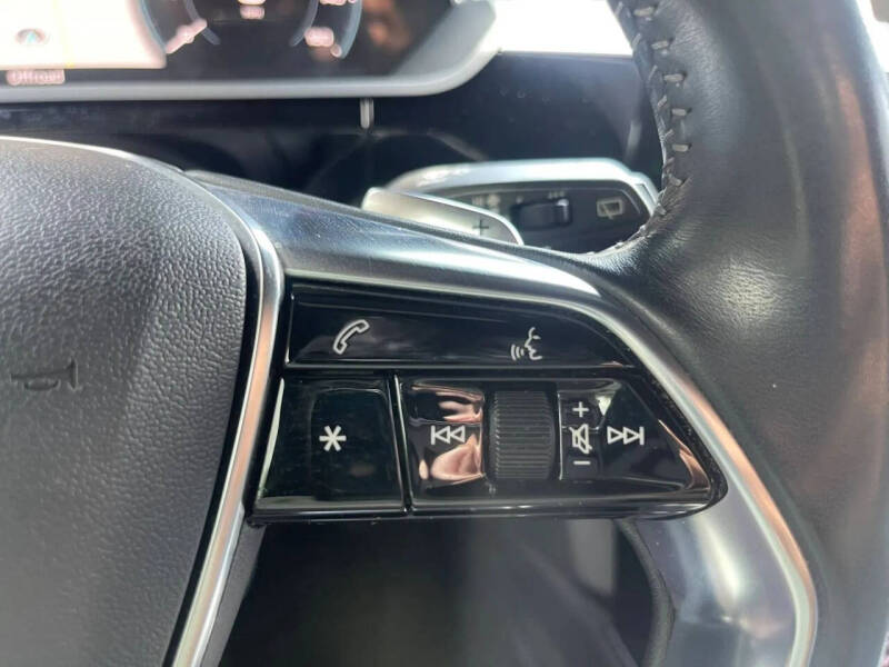2019 Audi e-tron quattro Prestige