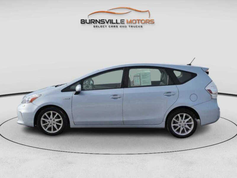 2012 Toyota Prius v Five