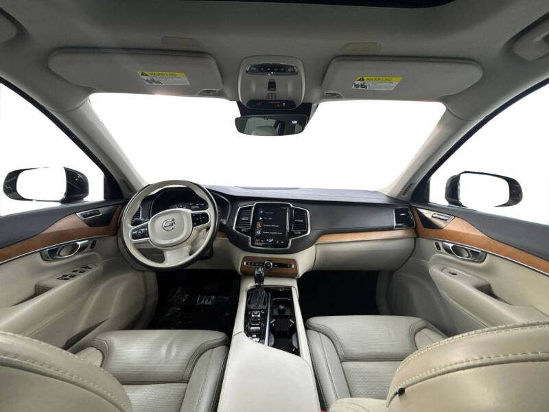 2020 Volvo XC90 T6 Inscription 6-Passenger