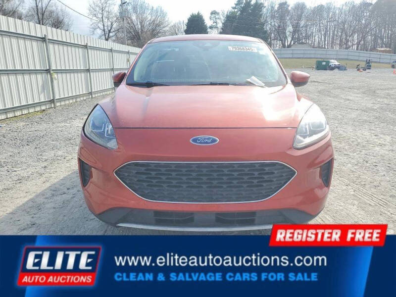 2020 Ford Escape SE