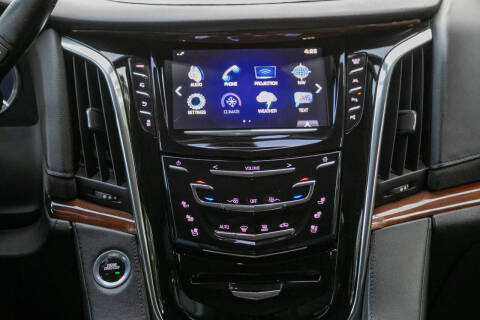 2018 Cadillac Escalade Standard
