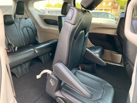 2023 Chrysler Pacifica Touring L