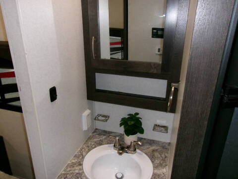 2019 Forest River Shockwave 25rqmx