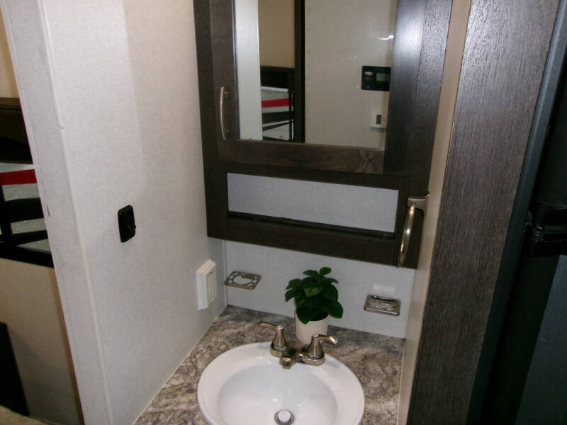 2019 Forest River Shockwave 25rqmx