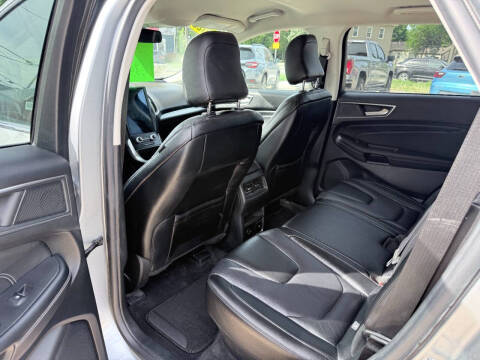 2022 Ford Edge Titanium