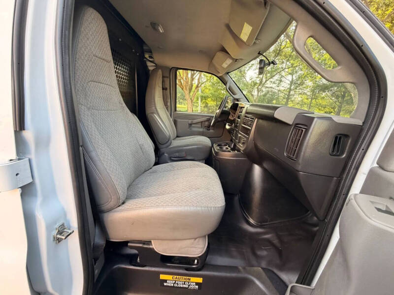 2025 Chevrolet Express 2500