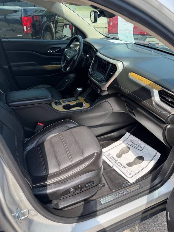 2017 GMC Acadia Denali