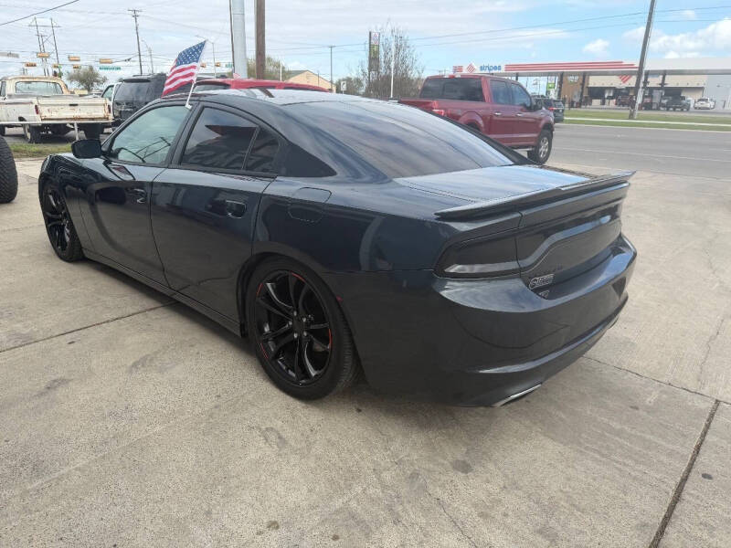 2016 Dodge Charger SE