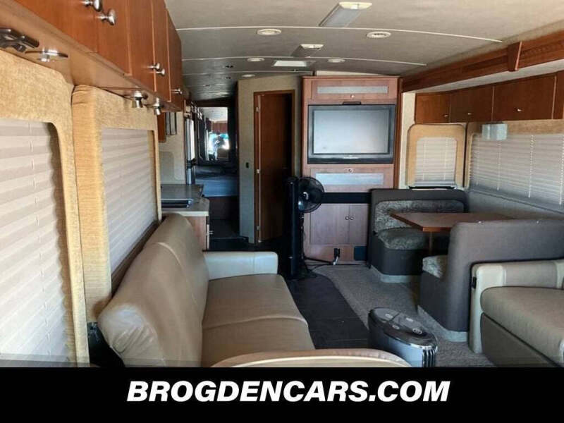 2008 Freightliner XCS Chassis
