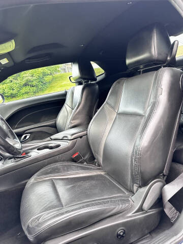 2015 Dodge Challenger SXT Plus