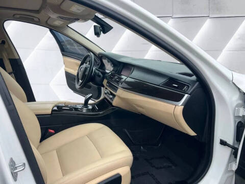 2016 BMW 5 Series 528i