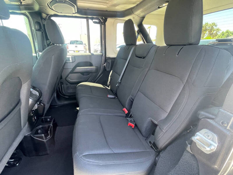 2021 Jeep Wrangler Unlimited Sahara Altitude