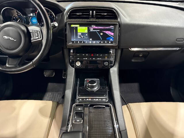 2019 Jaguar F-PACE 30t Premium