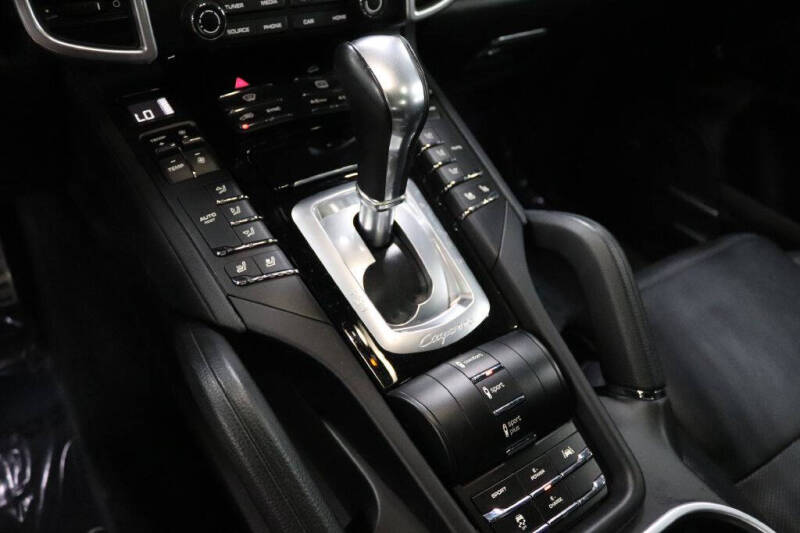 2017 Porsche Cayenne S E-Hybrid Platinum Edition