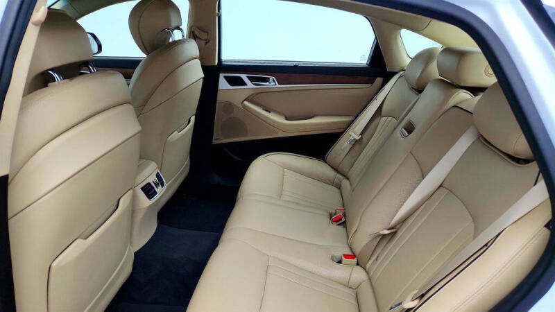 2017 Genesis G80