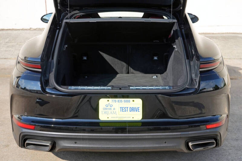 2025 Porsche Panamera 4 E-Hybrid