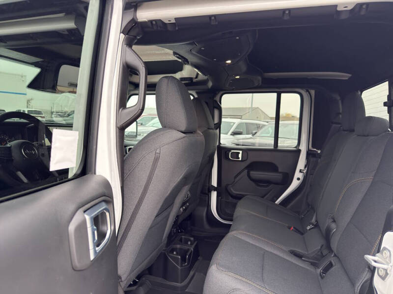 2026 Jeep Gladiator Sport