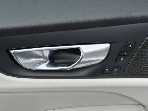 2025 Volvo S60 B5 Plus