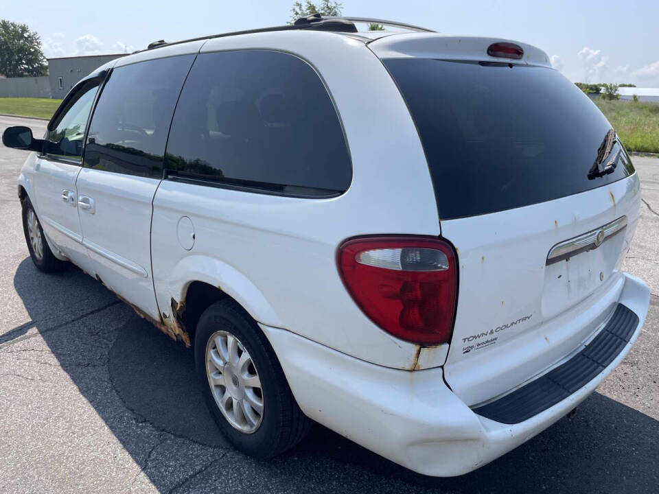 2003 Chrysler Town and Country for sale at Twin Cities Auctions in Elk River, MN