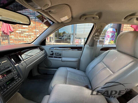 2011 Lincoln Town Car Signature Limited