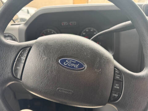 2016 Ford E-350
