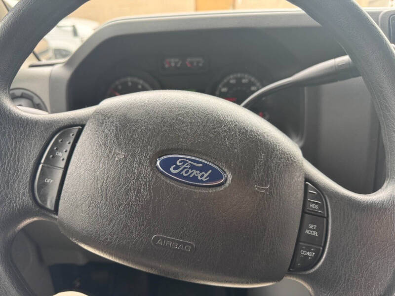 2016 Ford E-350