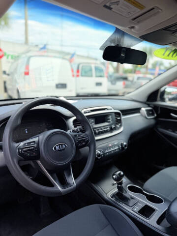 2017 Kia Sorento L