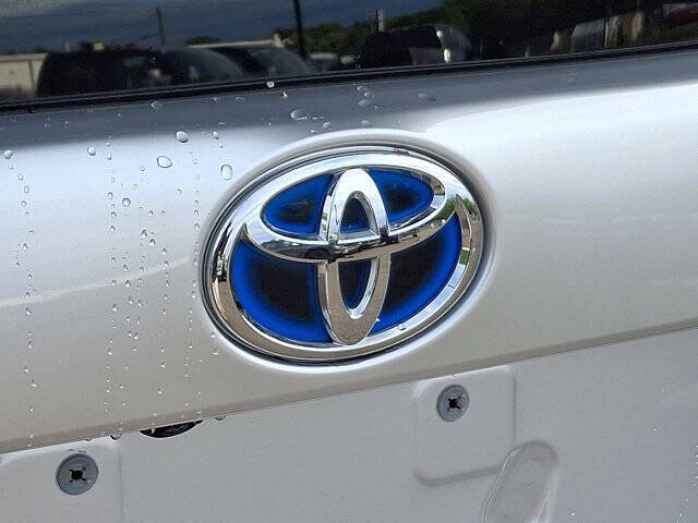2022 Toyota Prius LE