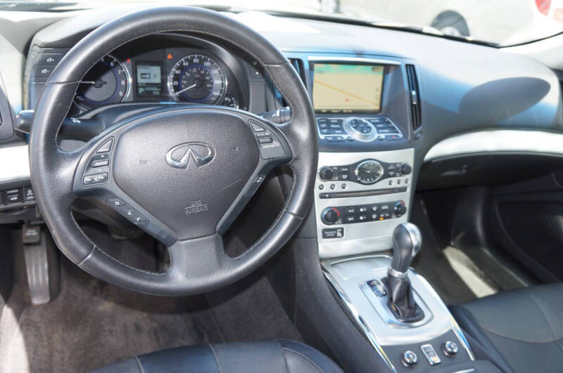 2015 INFINITI Q60 Convertible Base - Photo 16