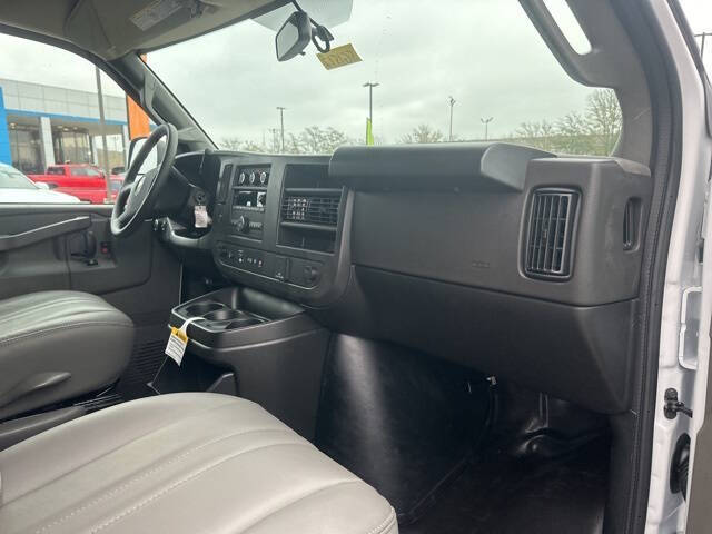 2025 Chevrolet Express 2500