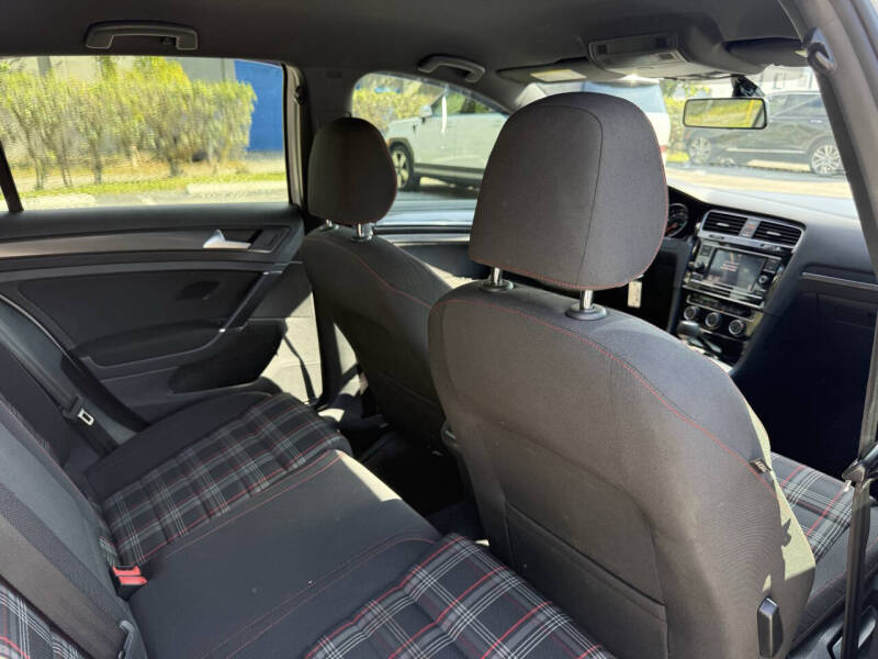 2018 Volkswagen Golf GTI S