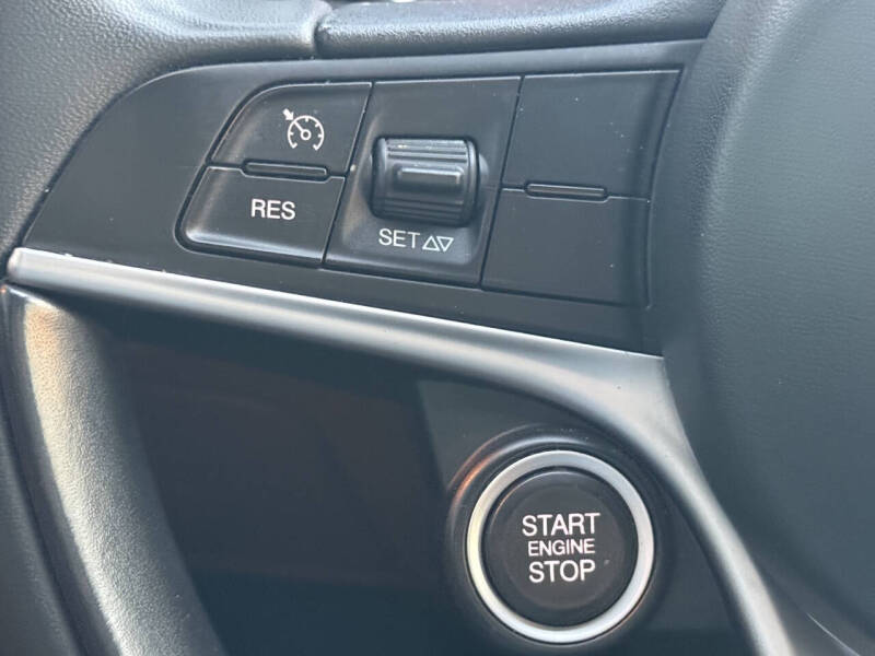 2019 Alfa Romeo Giulia Sport