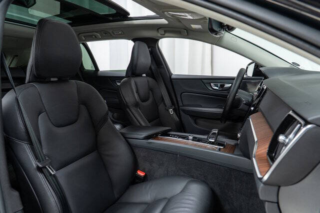 2024 Volvo V60 Cross Country B5 Plus