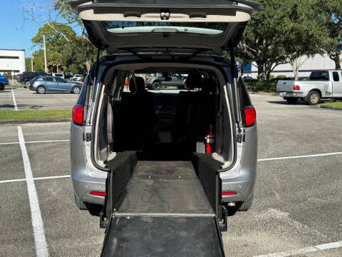 2017 Chrysler Pacifica Touring