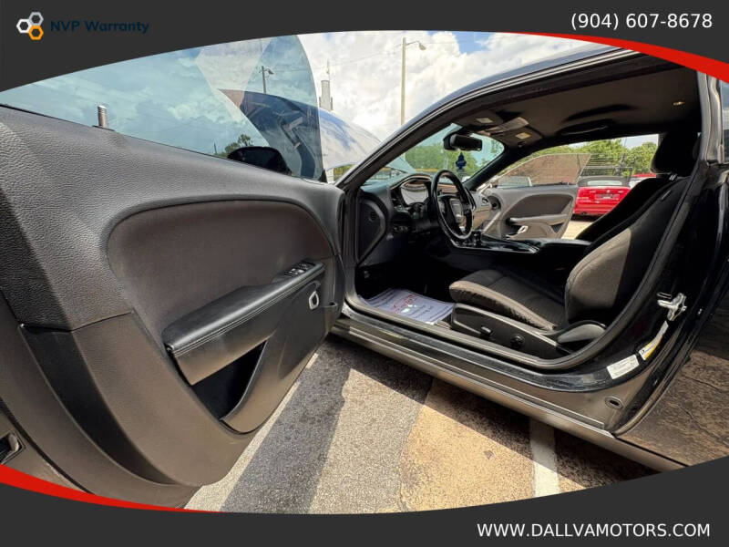 2015 Dodge Challenger SXT