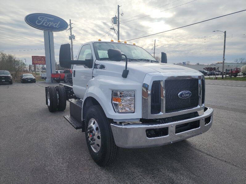 2025 Ford F-750 Super Duty