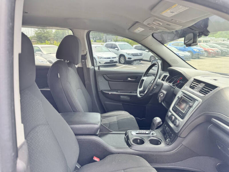 2016 GMC Acadia SLE-2