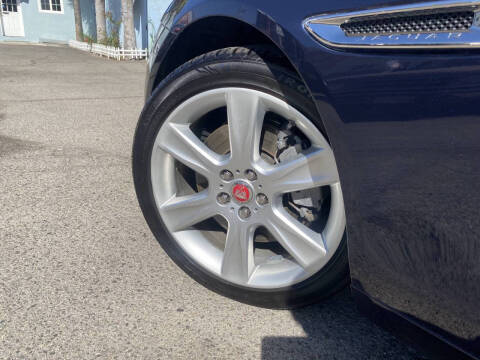 2017 Jaguar XE 25t Prestige