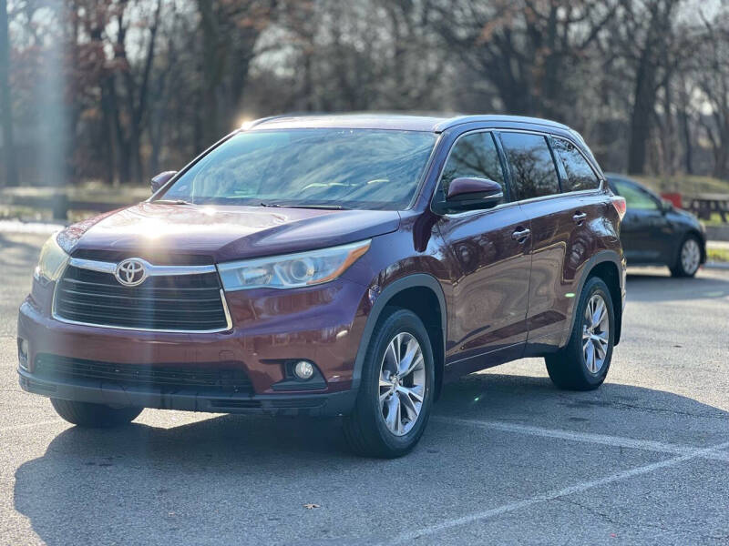 Toyota Highlander's photo