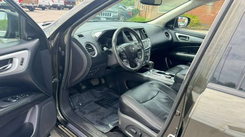 2017 Nissan Pathfinder SL