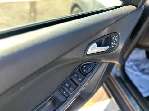 2017 Ford Focus SE