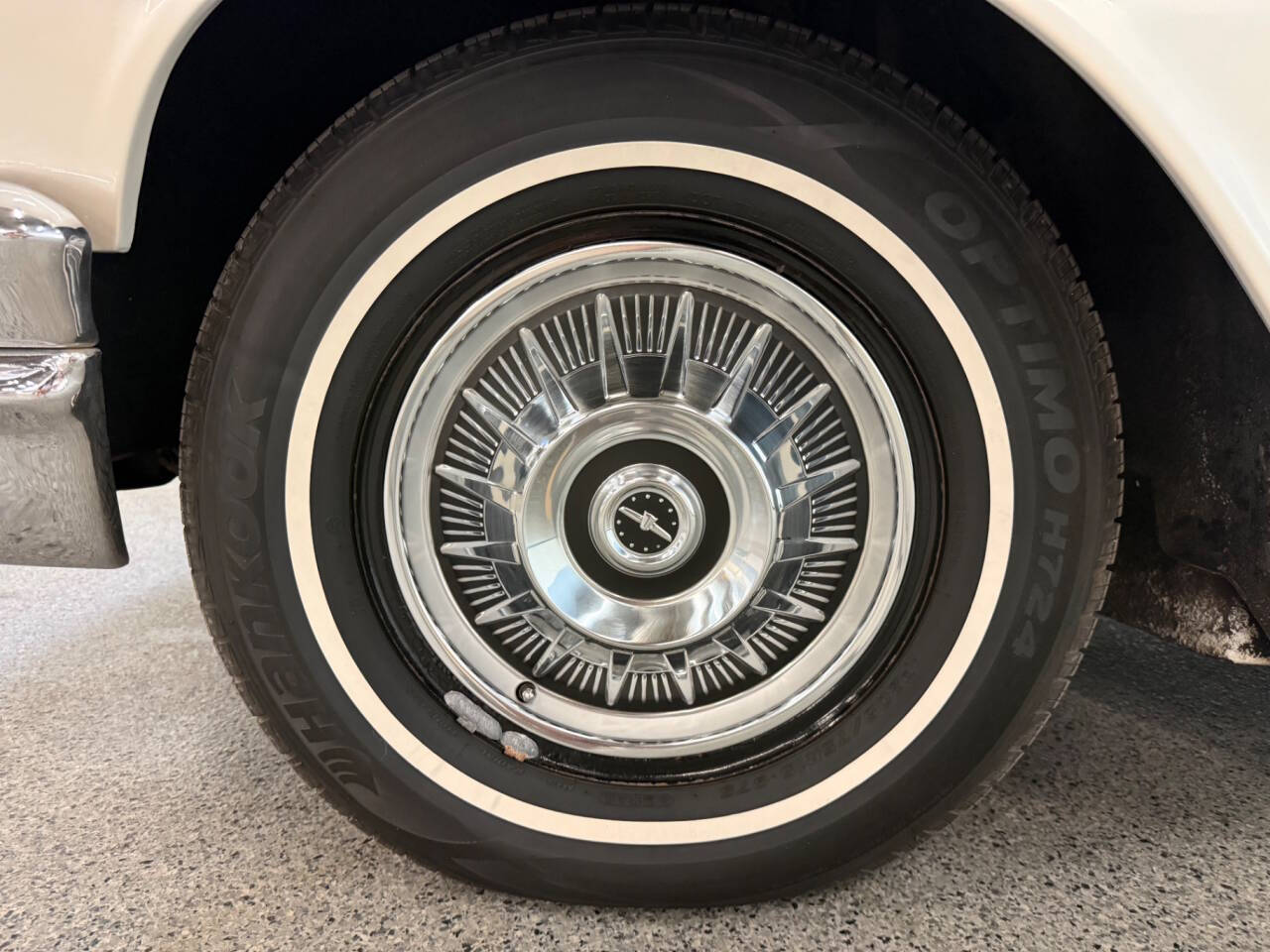 1964 Ford Thunderbird 12